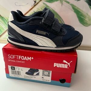 Puma toddler sneakers with Velcro 9c